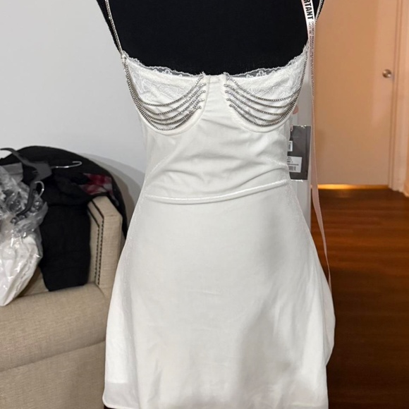BNWT HOUSE OF CB GRACE Ivory Crystallised Mini Dress Size Small Reg cup - Picture 5 of 6